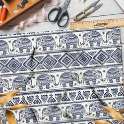 Ткань кулирная гладь слон узорный с геометрическими элементами
