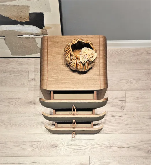 Тумба прикроватная SG-46, бежевая экокожа, шпон ореха