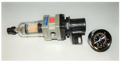 Фильтр влагоотделитель с редуктором