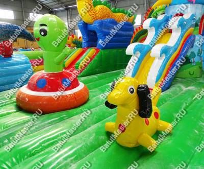 Коммерческий надувной батут "Монстры атакуют", 17*8*6 м