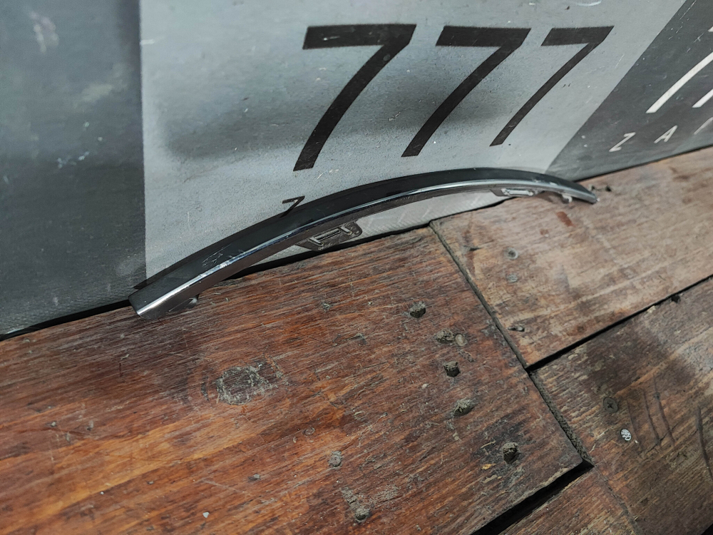 Молдинг переднего бампера Hyundai Tucson 4 (NX4) 20-нв Б/У Оригинал 86698N9010