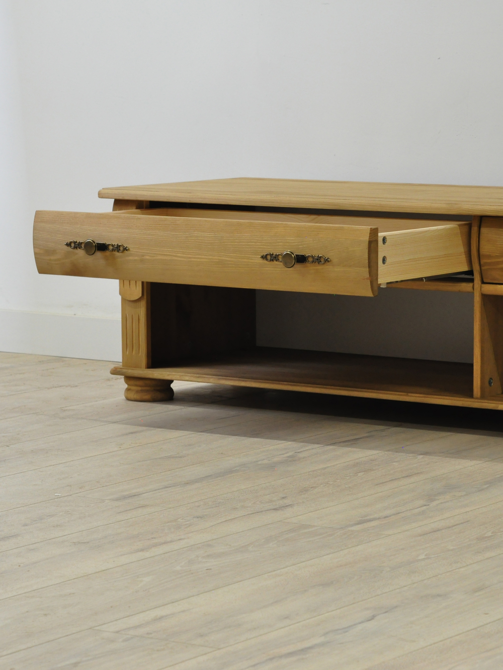 Тумба под телевизор 160х47х40, Susanna, с ящиками и полками, под тв, массив сосны, бейц, Dipriz