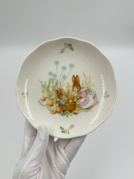 Тарелка с кроликами Narumi