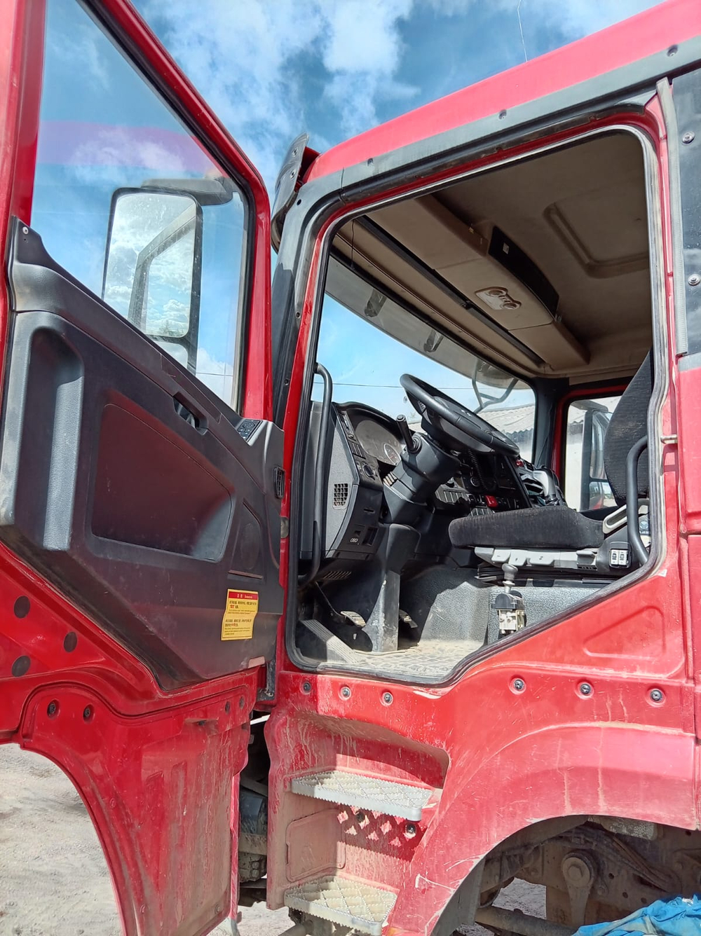 Shacman (Shaanxi) SX* 8x4 Самосвал SX33186T366 (Дизельный, 11,6 л, 369 л.с., МТ)