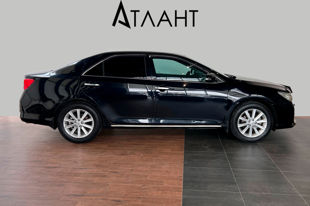 Toyota Camry, 2014 год