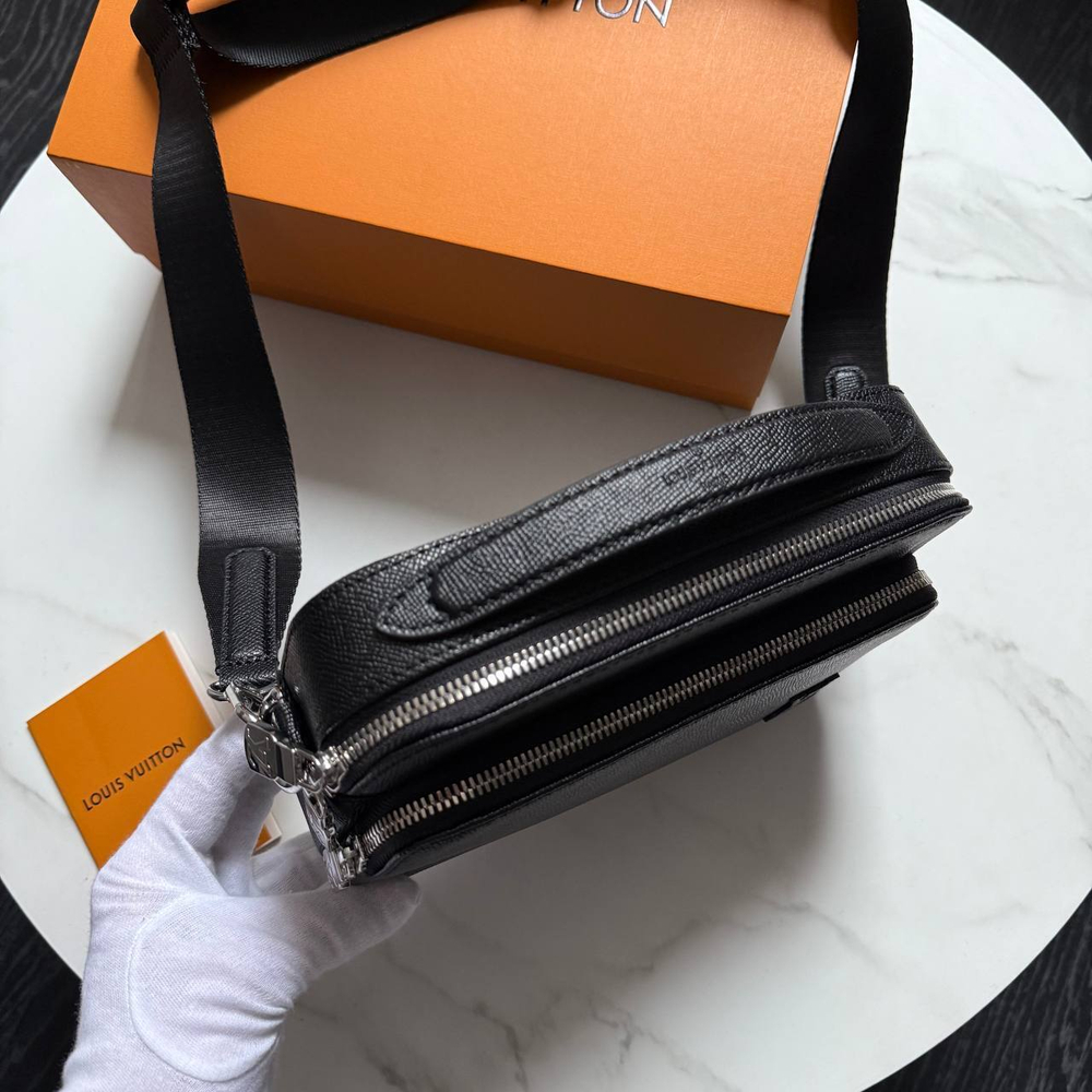 Сумка-мессенджер Louis Vuitton