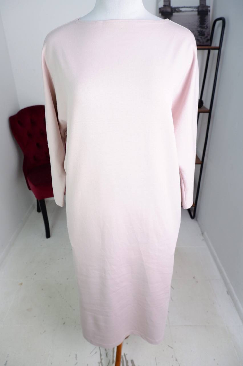 Платье Maybe... приятного оттенка, маркировка М, визуально на 44/46 размер