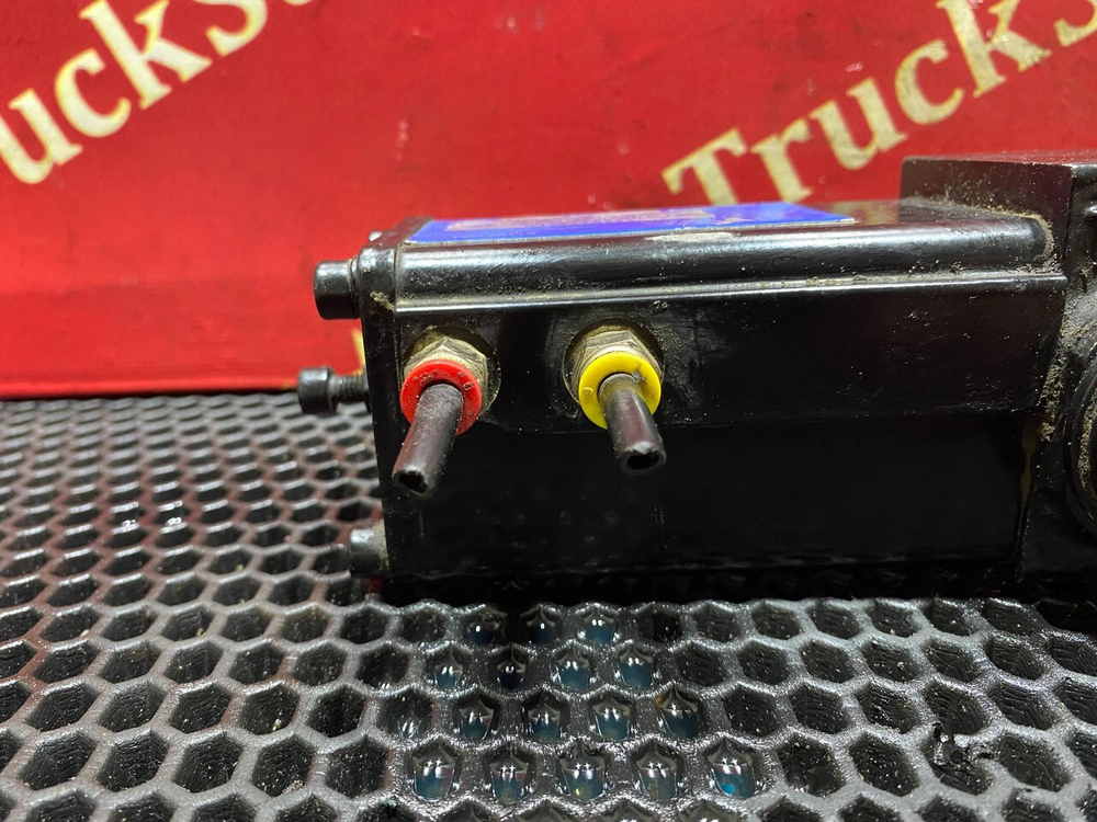 Клапан управления подъема кузова 2024г.