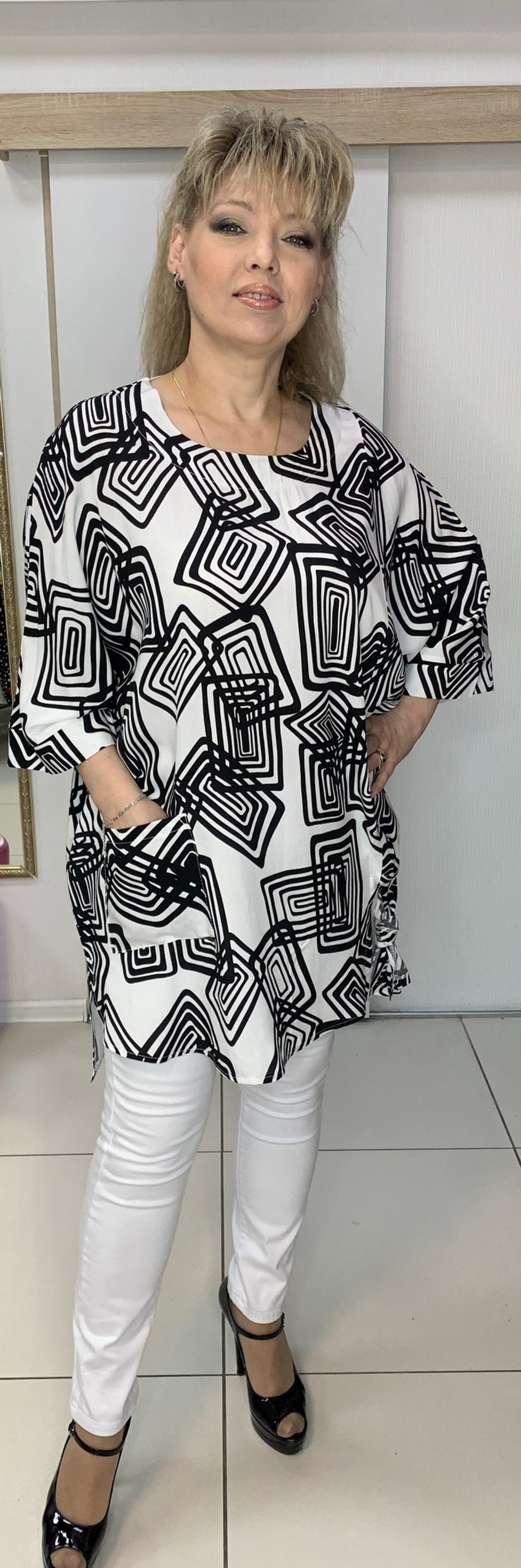 Черно-белая туника на большие размеры