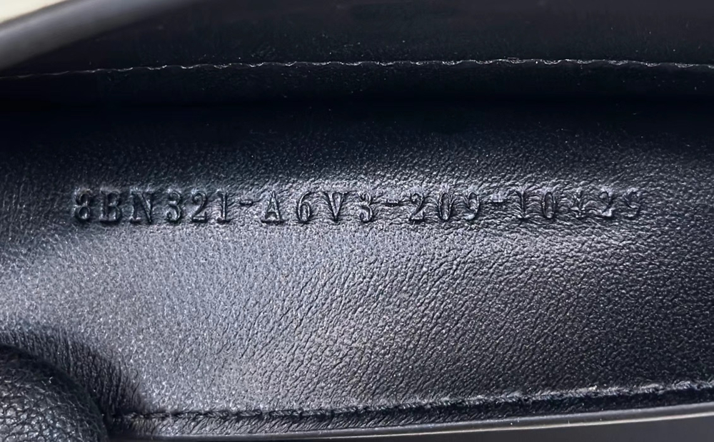 Fendi Peekaboo ISeeU Medium 33 cm
