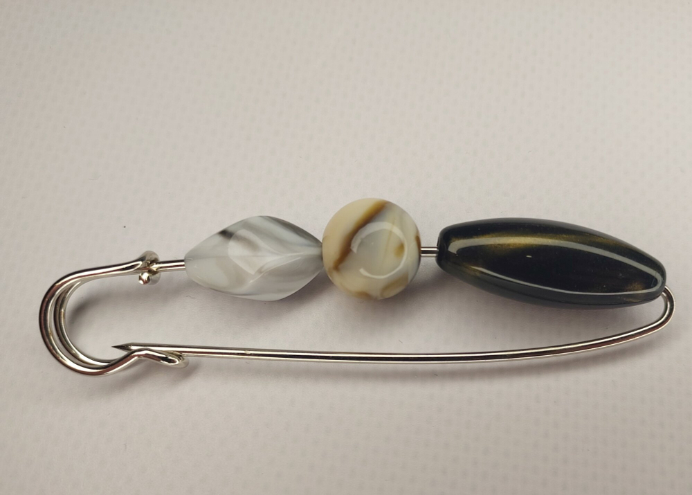 Булавка брошь "Серые камешки" для кардигана, пальто, платков, костюмов, одежды. Бижутерный сплав