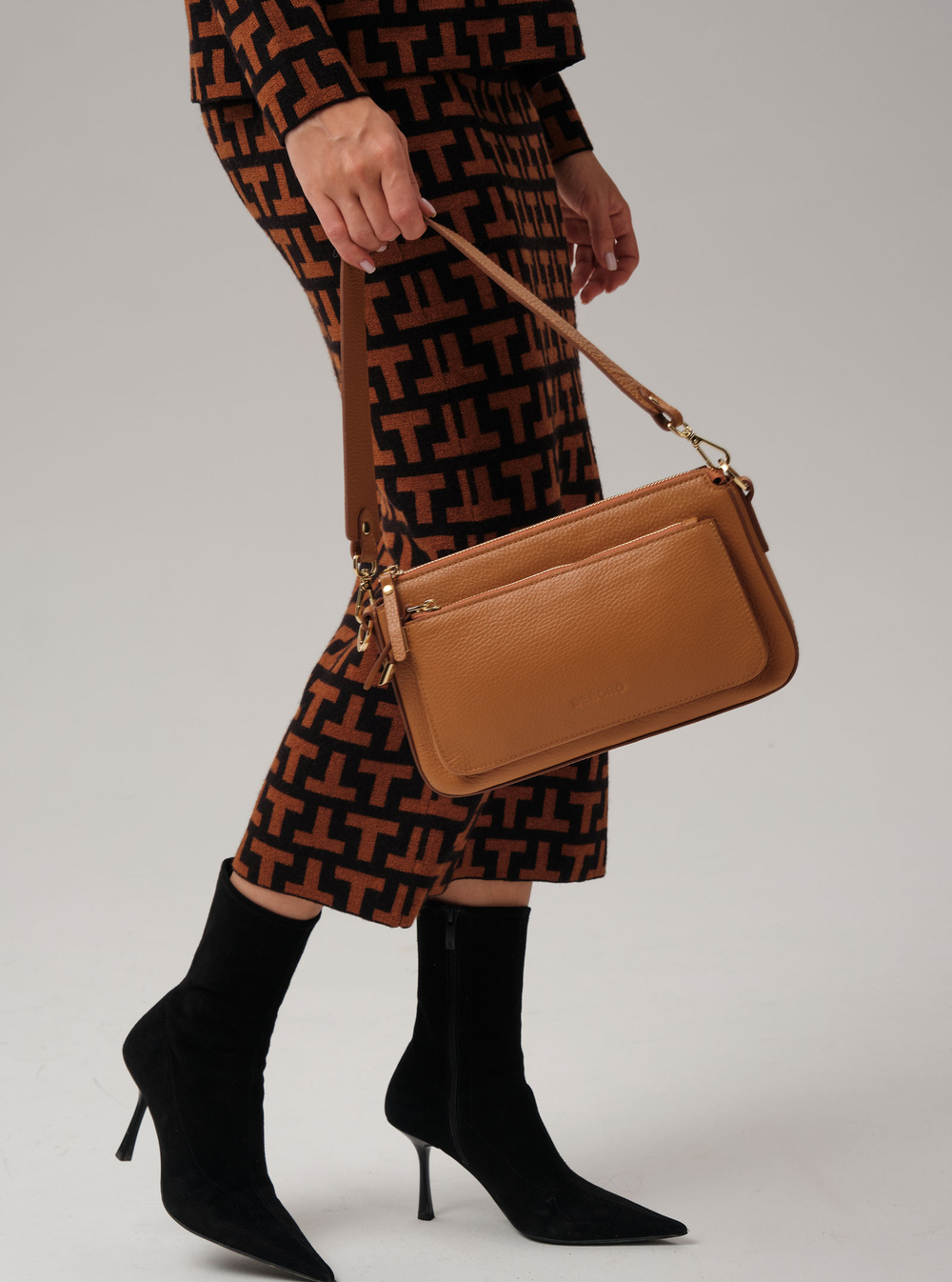 Кожаная сумка Deboro 31075 коричневый лист