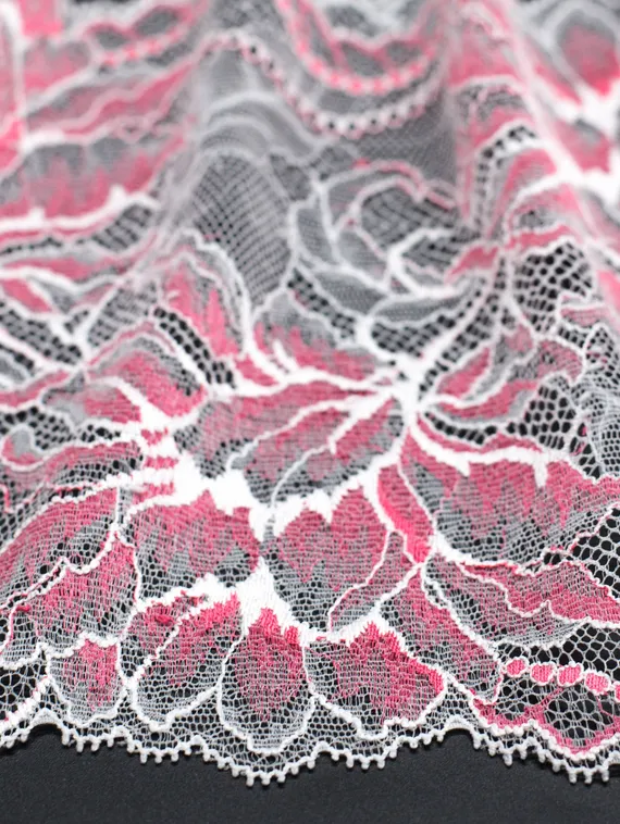 03-76 Кружево эластичное 17 см, айвори/ярко-розовый