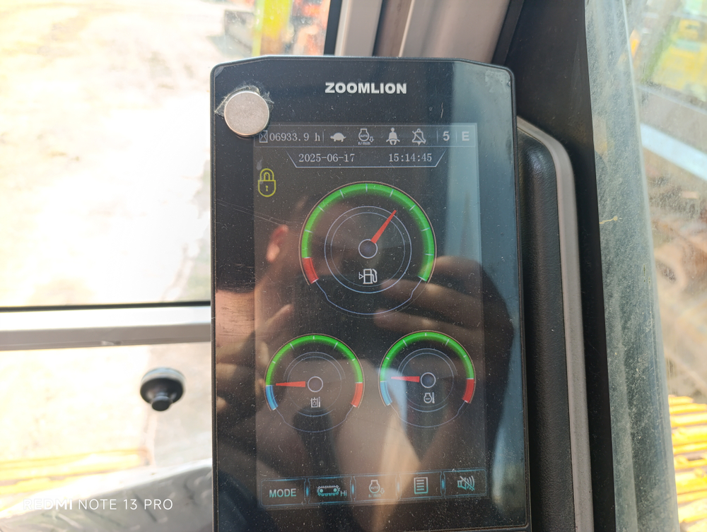 Zoomlion ZE215 Экскаватор ZE215E (Дизельный, 5,9 л, 152 л.с., АТ)