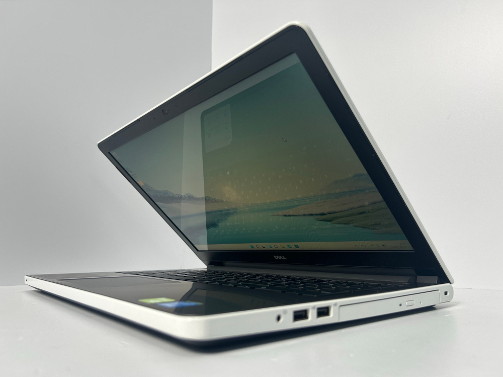 Ноутбук Dell Inspiron 5558 (5558-8887) 15.6"/Intel Core i3 5005U/RAM 4GB/HDD 500GB/GeForce 920M 2G/1366*768/TN/Windows 11/Подсветка кл-ры: НЕТ/белый. Состояние: B2
