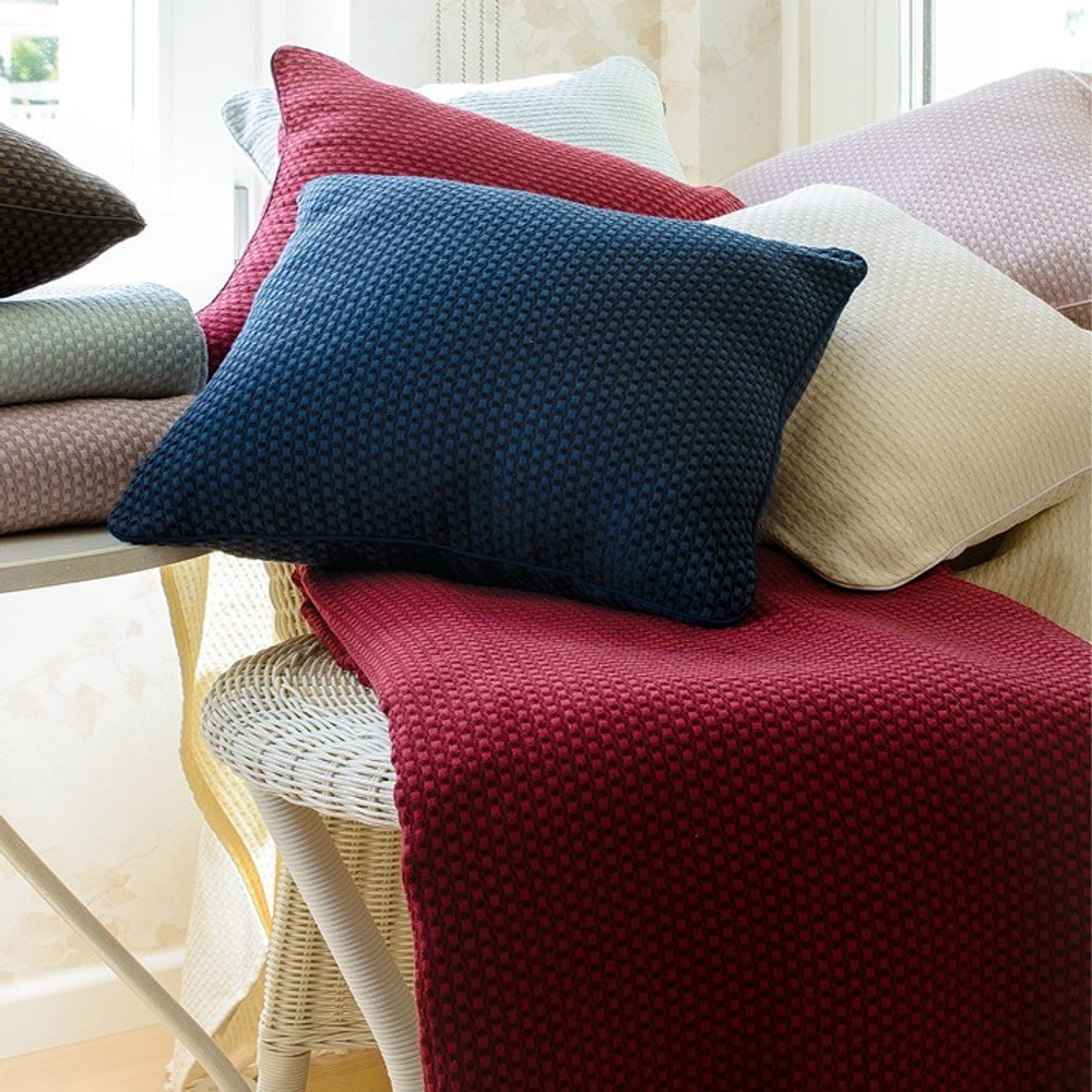 Подушка декоративная 40x40 Casual Avenue Fresno красная фото