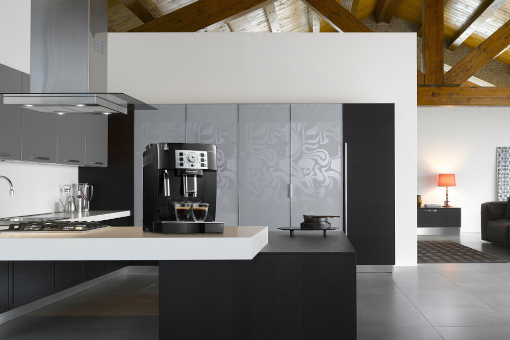 Кофемашина DeLonghi ECAM 22.110.B черная (ECAM 22.110.B )