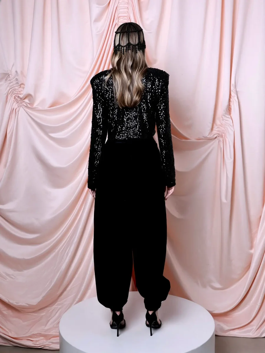 Укороченный жакет в пайетку, Черный