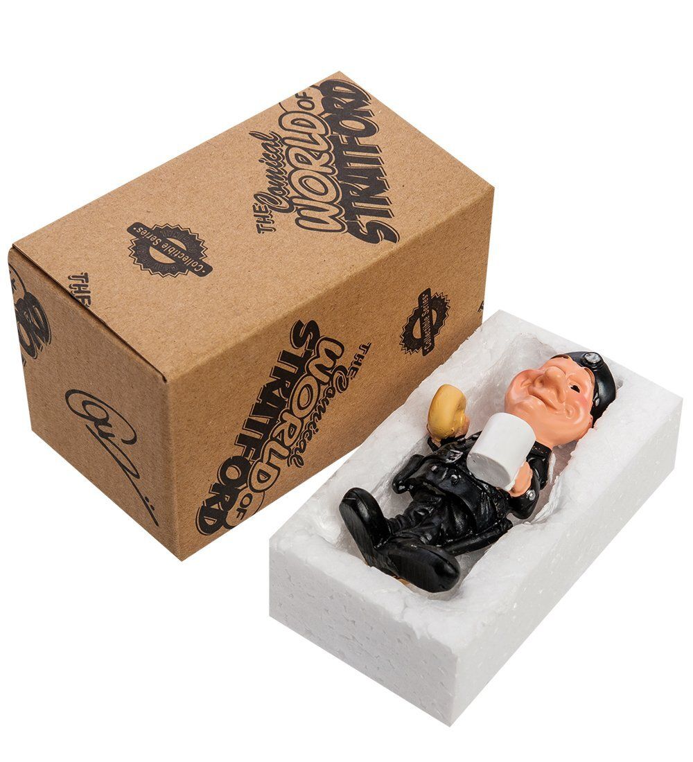 RV-623 Статуэтка «Полицейский» (W.Stratford)