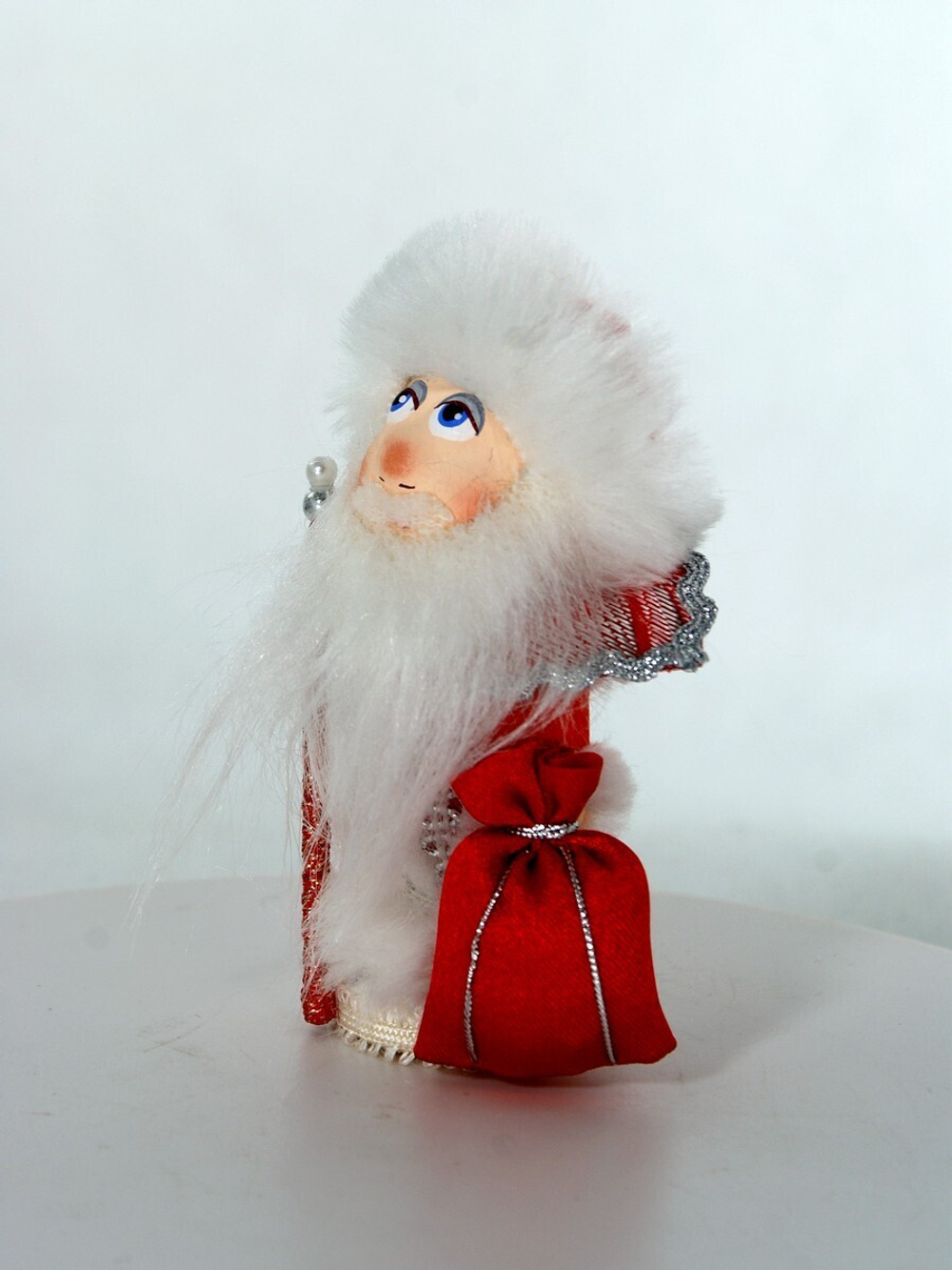 Кукла потешка Дед мороз. Игрушка фарфоровая ручной работы. Новогодний подарок