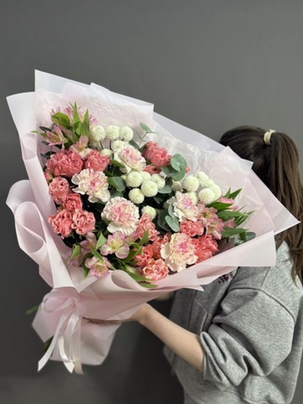 Авторский букет в розовой гамме