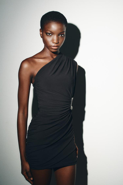 ZARA КОРОТКОЕ ПЛАТЬЕ СО СБОРКАМИ И БЛЕСКОМ, ЧЕРНЫЙ