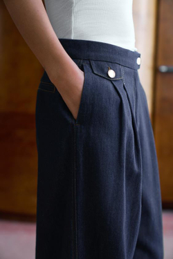 ZARA ШИРОКИЕ БРЮКИ С ЗАЩИПАМИ, СИНИЙ