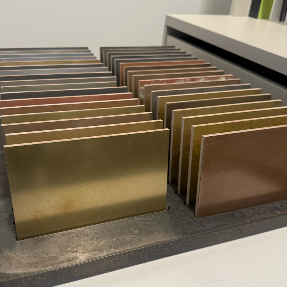 Выставочный Экспозитор AuraMetal 2k