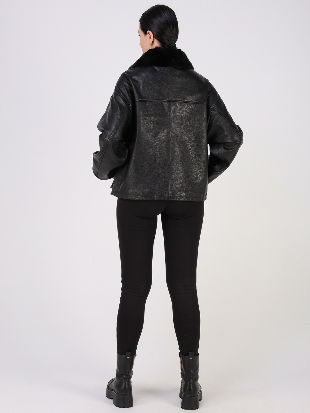 Кожаная куртка демисезонная