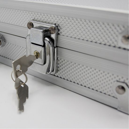 Фабрика Покера: Набор из 200 фишек для покера с номиналом в серебристом кейсе