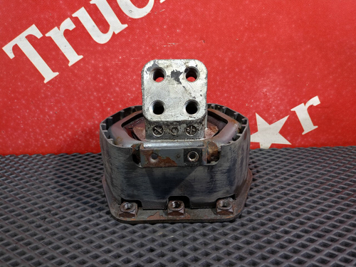 Подушка двигателя задняя