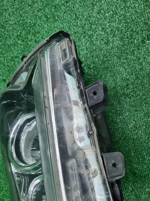 Битая Фара правая Lexus GX 2 (2013-2019) LED