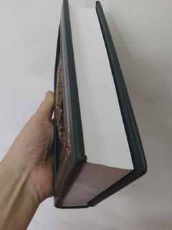 "Коран средний" Книга подарочная в кожаном переплете с росписью и бронзовой накладкой