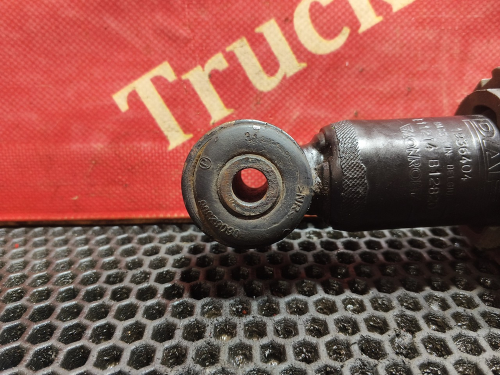 Амортизатор кабины передний 2020г