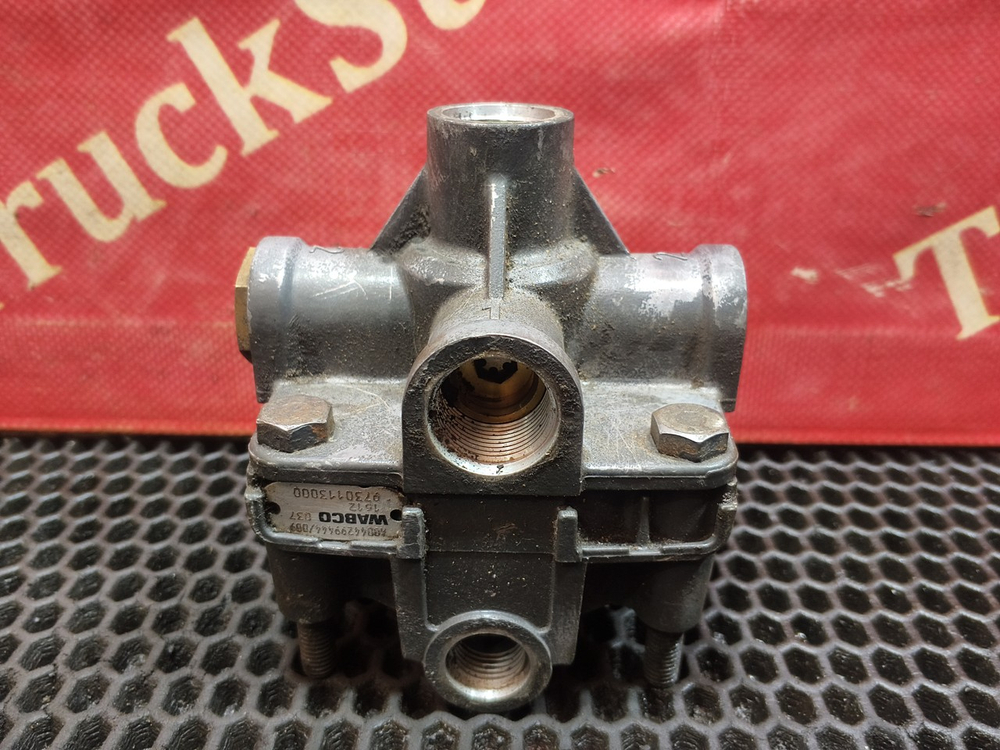 Клапан ускорительный