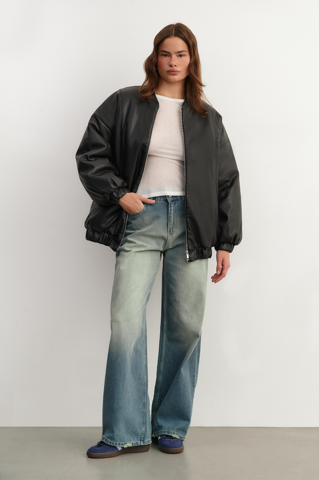 Куртка из эко-кожи с рельефами на утепленной подкладке