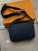 Сумка-мессенджер Louis Vuitton