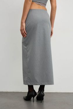Юбка макси с разрезом в полоску темно-серого цвета