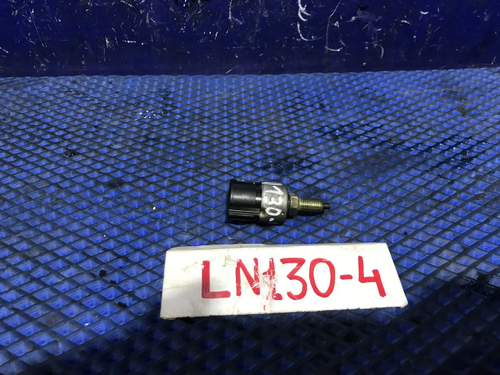 Датчик педали тормоза TOYOTA HILUX SURF 1992