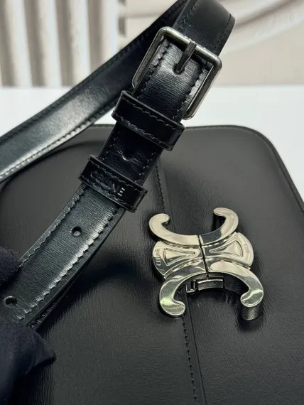 Сумки CELINE CLASSIQUE TRIOMPHE из блестящей кожи