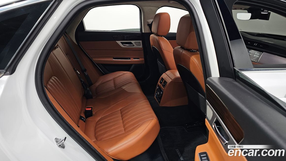 Jaguar XF (X260) 20d Portfolio (11.2020)