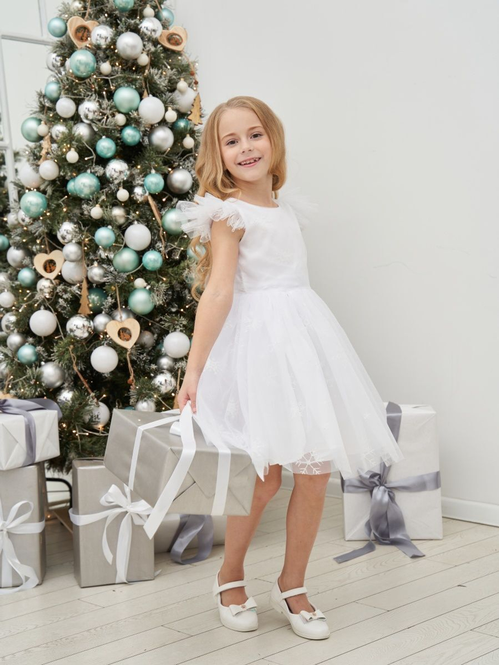 Нарядное платье снежинка