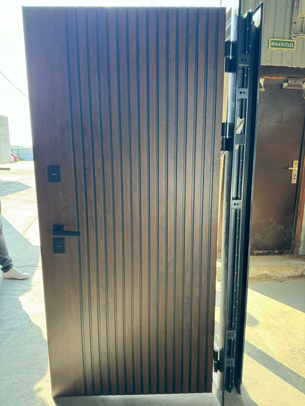 Дверь входная ПРОТЕРМА Винорит / Белый рельеф