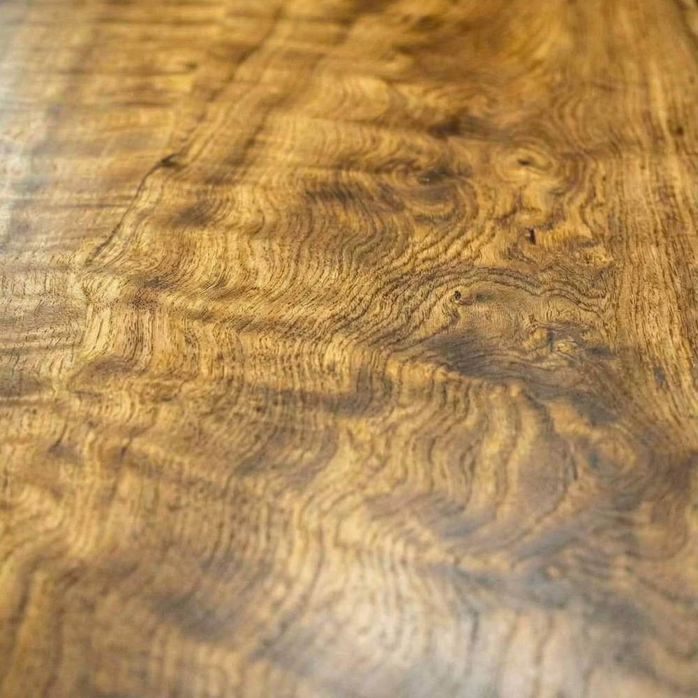 Шикарный мраморный ясень с зеркальным рисунком