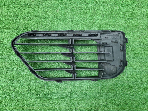 Решетка переднего бампера правая BMW X1 F48 15-19