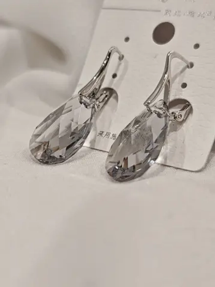 Серьги Oubi Yabi «Сияющая капля» Black Diamond