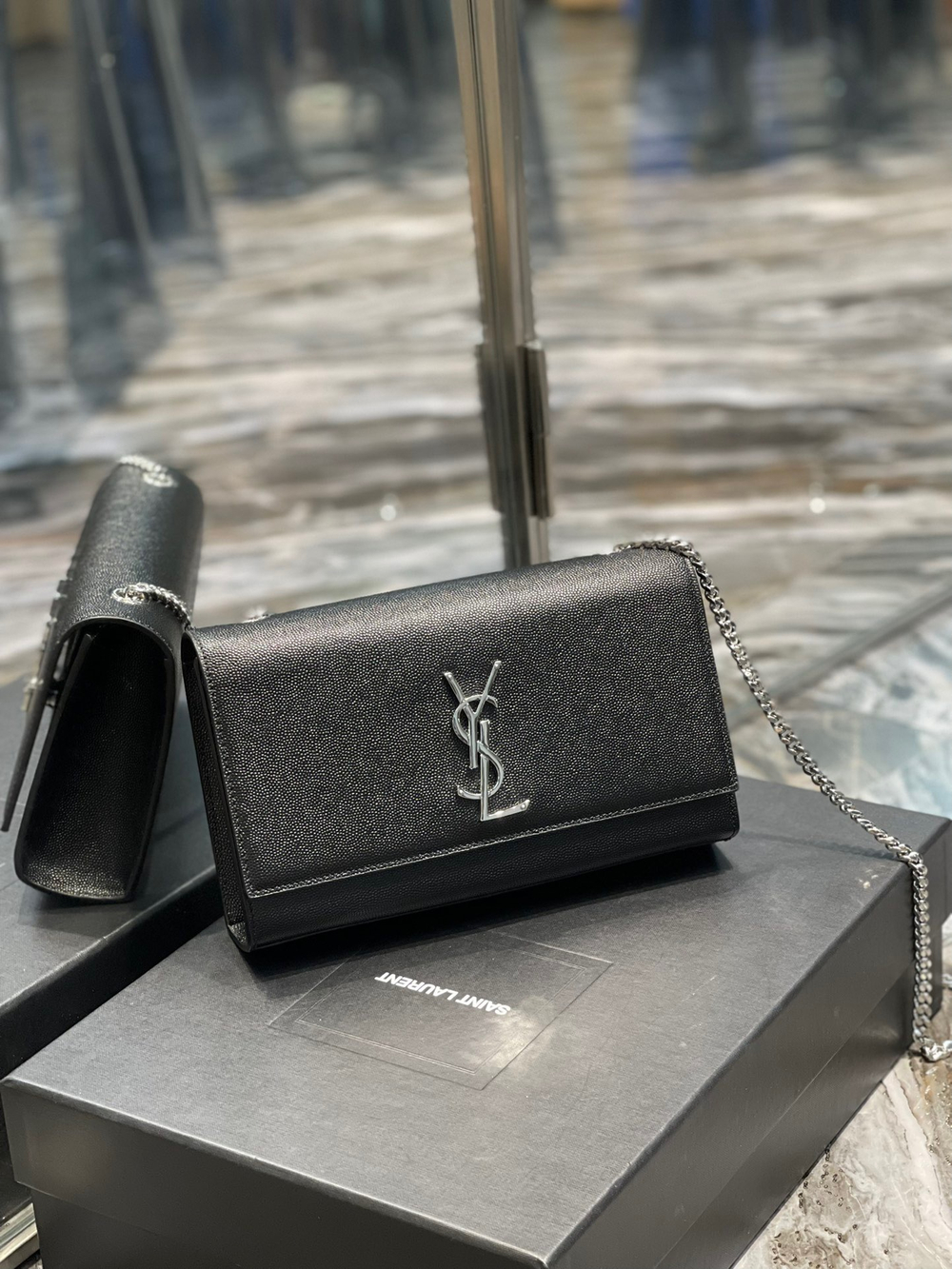 Saint Laurent Kate Medium Bag 24 cm