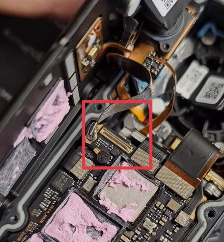 Экшн-камера Insta360 X4 - FPC коннектор (разъем) камеры (на плату)