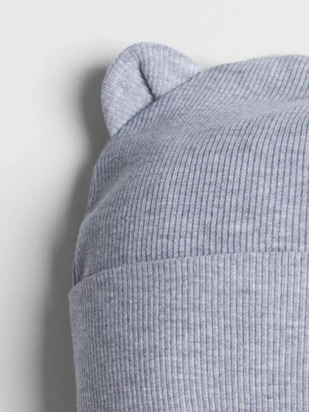 Шапка детская осенняя на завязках и снуд