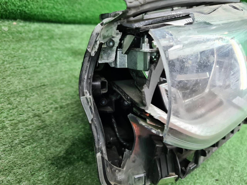 Битая Фара левая BMW X3 G01 (17-21) Adaptive LED